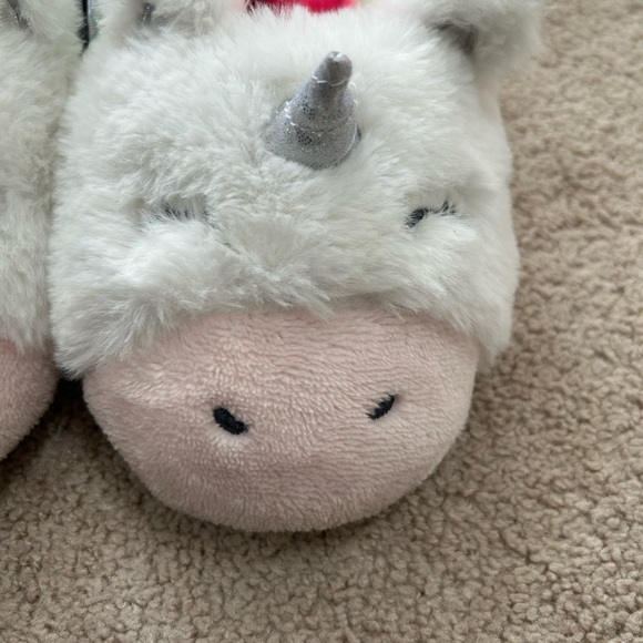 Size 13/1 unicorn slippers - Picture 3 of 8